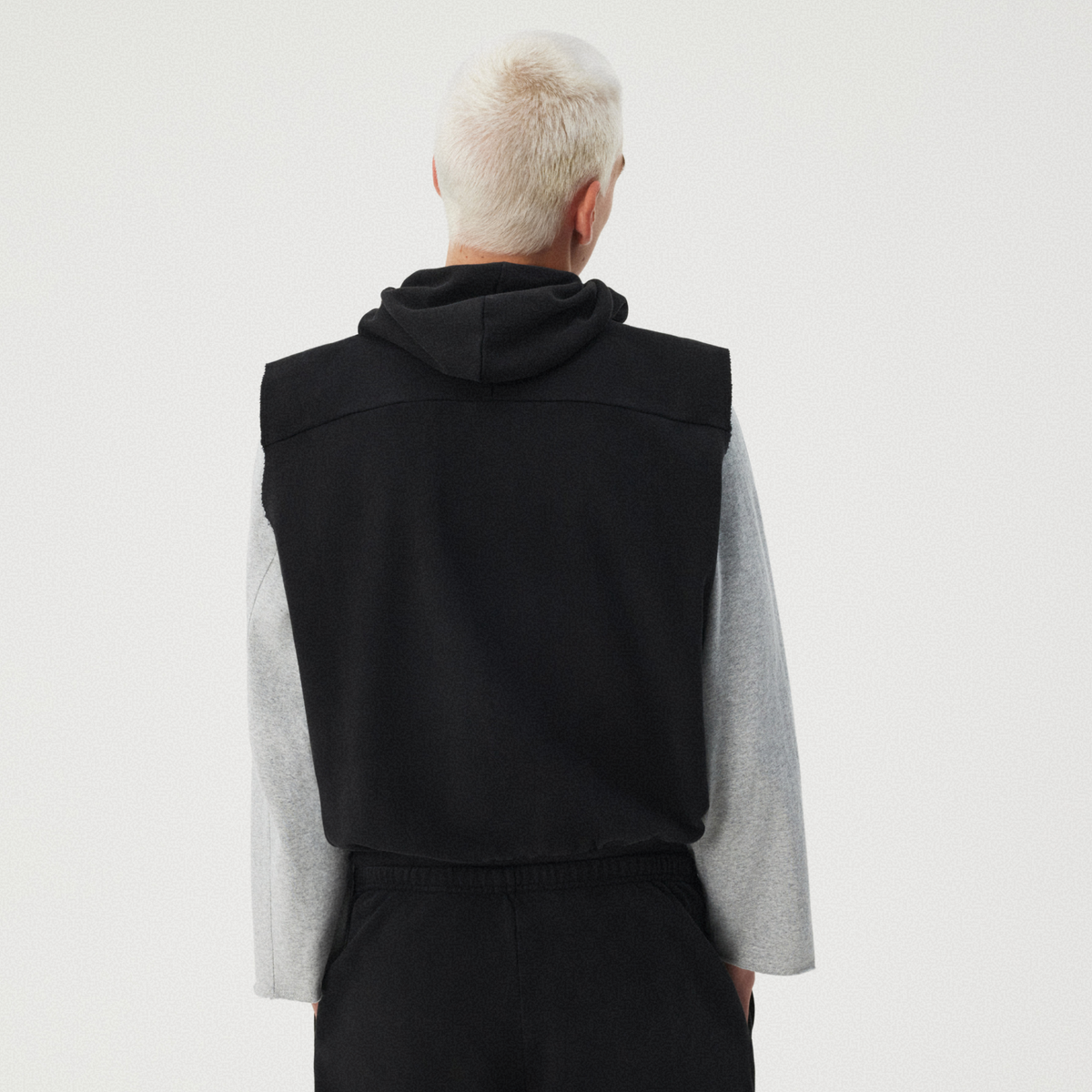 BLACK SLEEVELESS HOODIE GOSHA RUBCHINSKIY