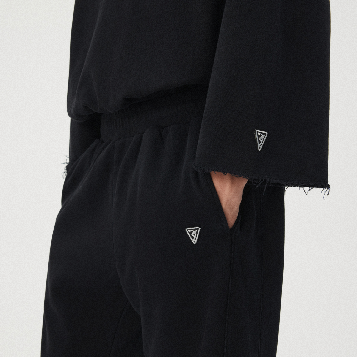 BLACK RAGLAN SWEATSHIRT GOSHA RUBCHINSKIY